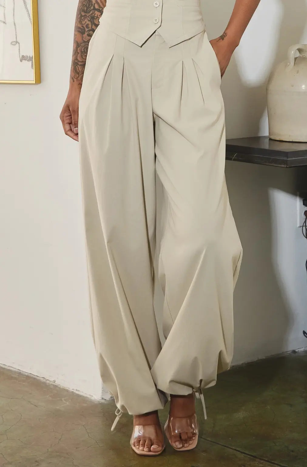 Pantaloni a gamba larga Fijame