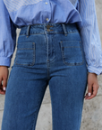 Jeans a vita alta con taglio svasato