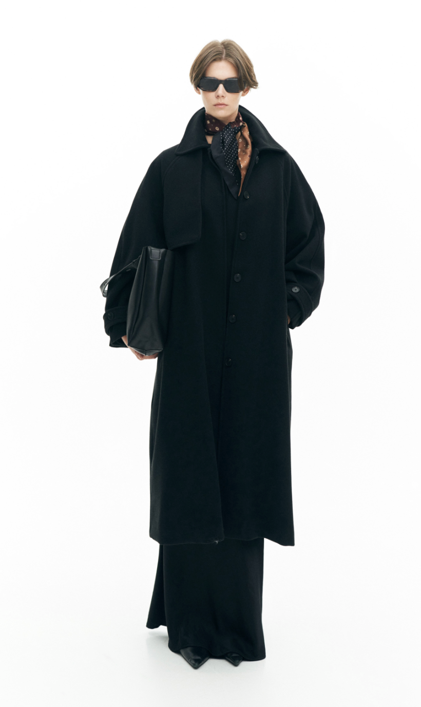 Cappotto lungo oversize con colletto strutturato