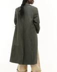 Cappotto lungo a righe con taglio oversize
