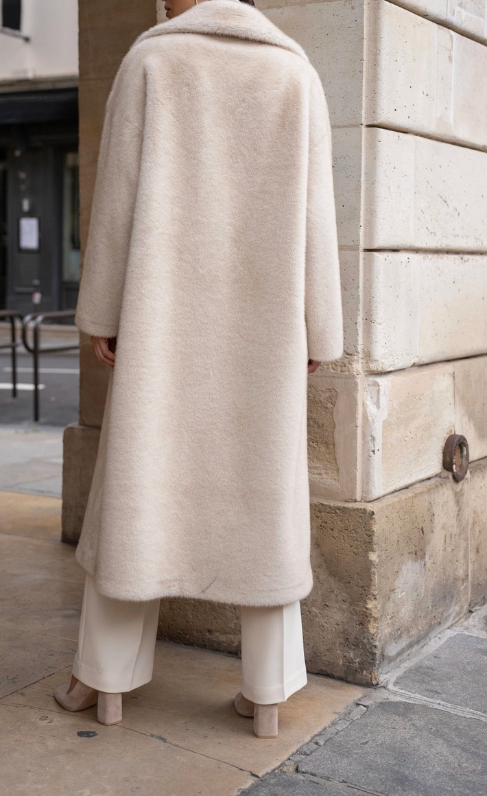 Pelliccia FIJAME, modello elegante in ecopelliccia beige